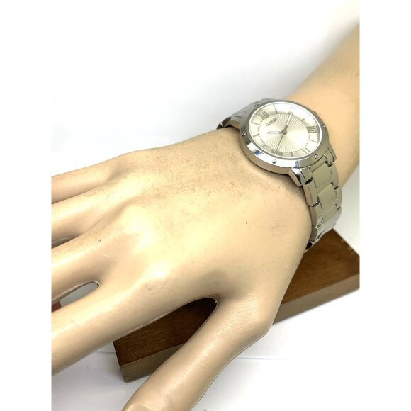 Guess Women\'s Watch GW0404L1 Quartz Silver Dial Stainless Steel 34mm main image 12